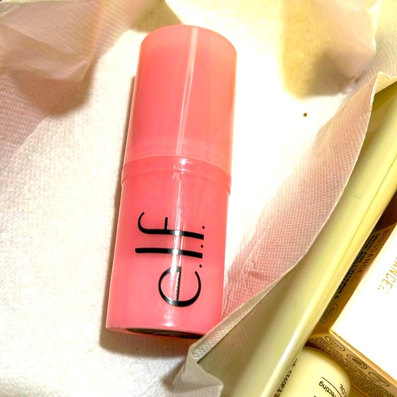 Daily dew stick cooling highlighter💄❤️❤️🥳 - Picture 1 of 4